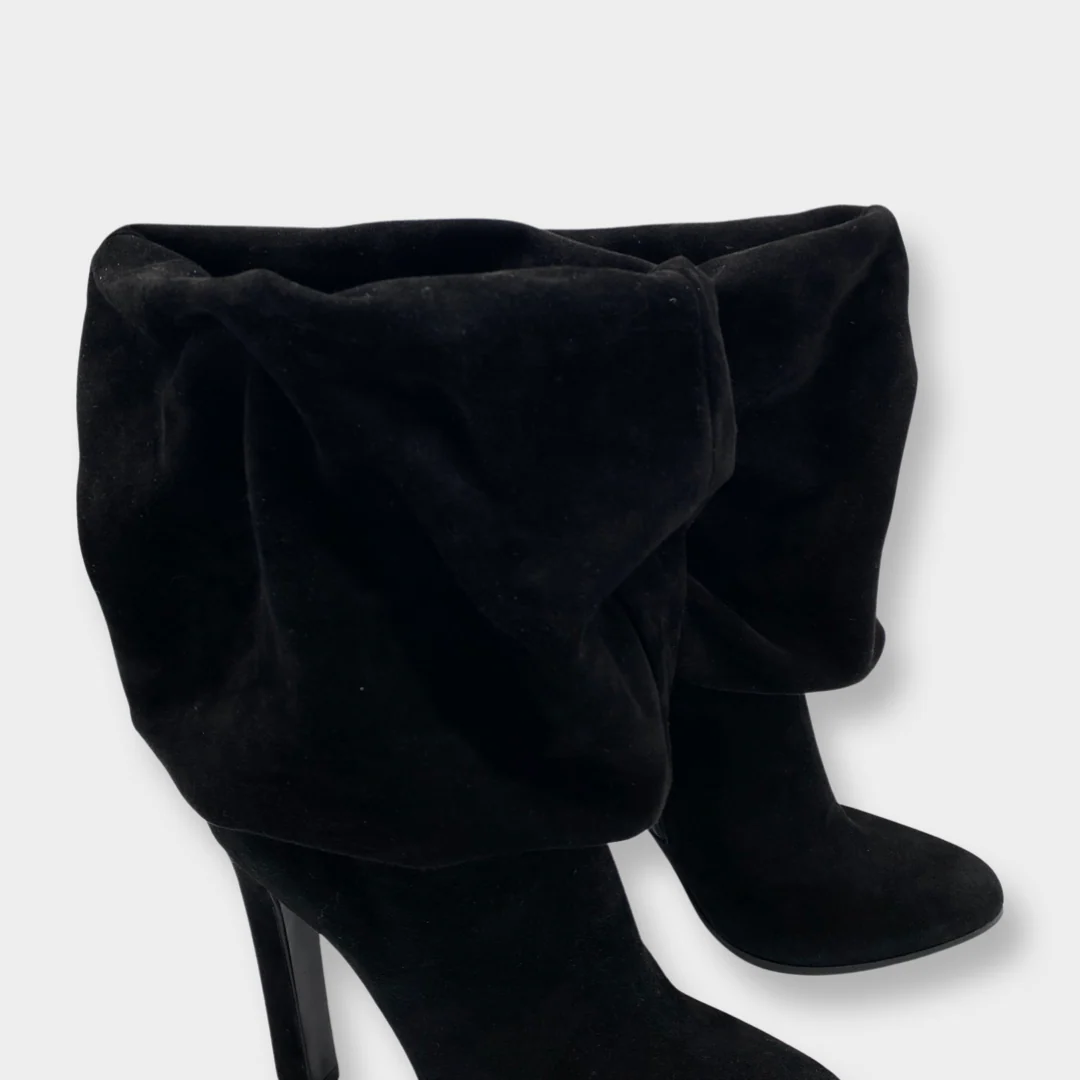 ALAÏA black suede heeled boots with oversized ankle design - Image 3