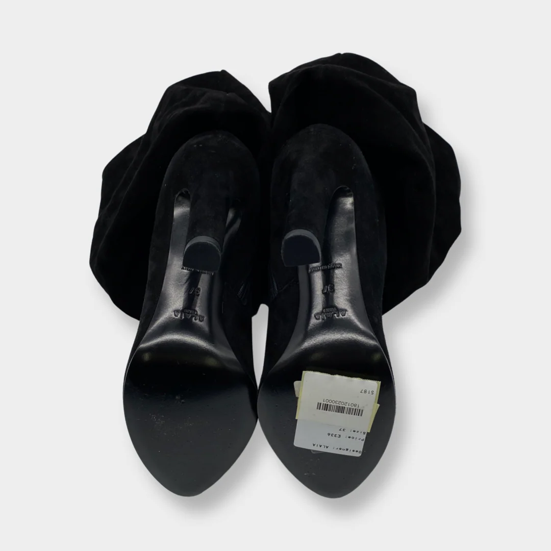 ALAÏA black suede heeled boots with oversized ankle design - Image 6