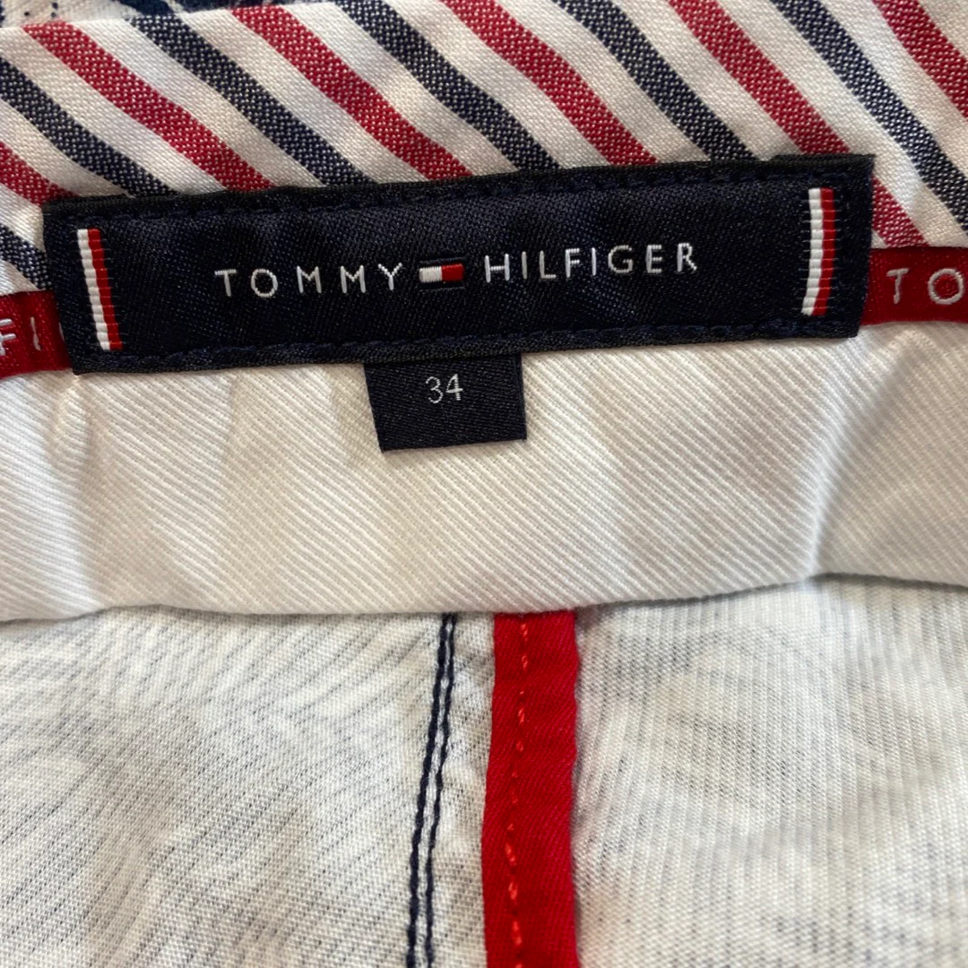 TOMMY HILFIGER navy and white floral print shorts | Size 34 - Image 3